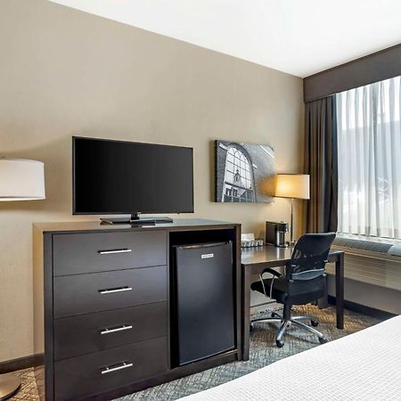 ベストウェスタン プラス フィラデルフィア ペンソーケン ホテル Cherry Hills Village エクステリア 写真