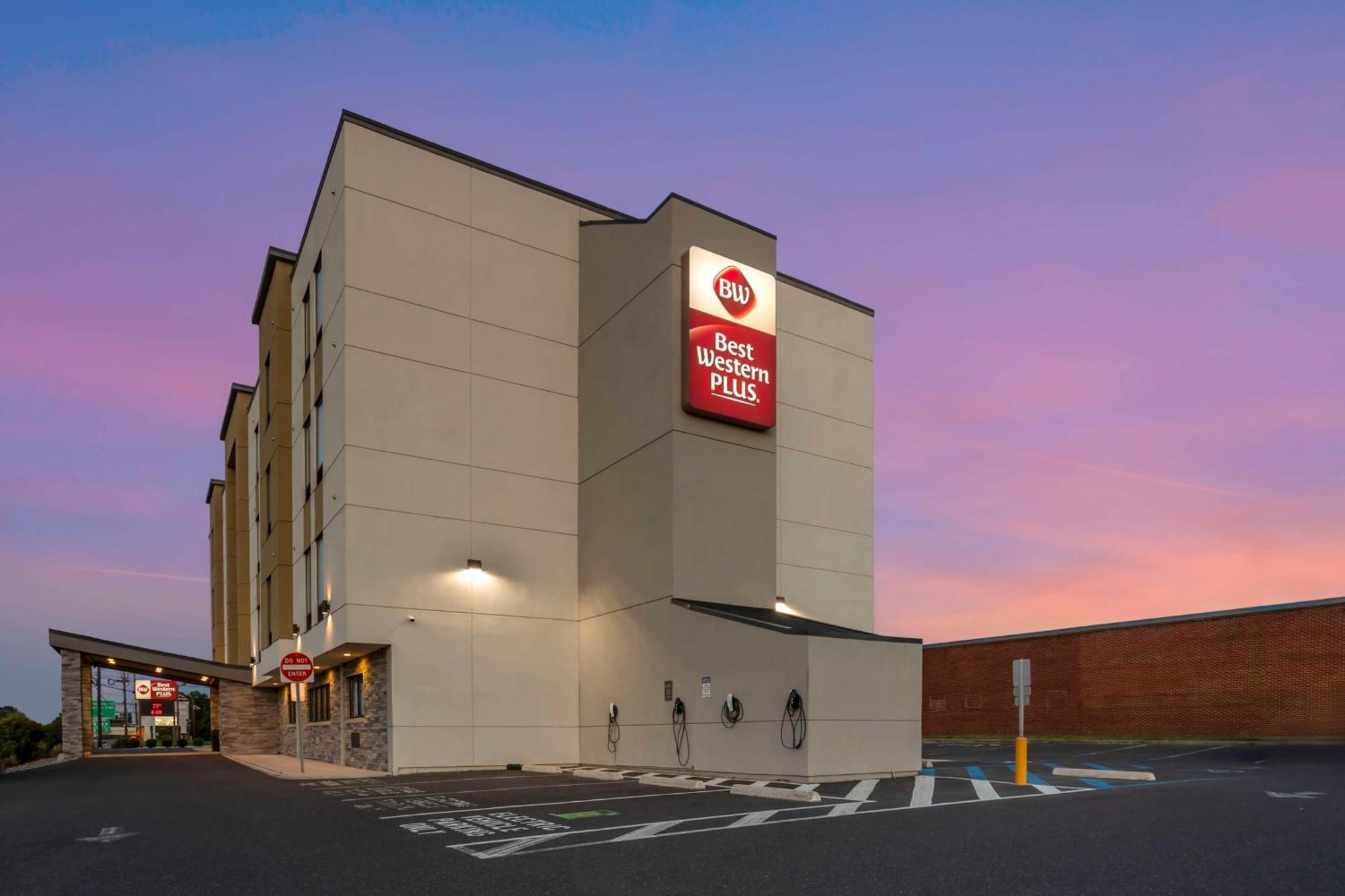 ベストウェスタン プラス フィラデルフィア ペンソーケン ホテル Cherry Hills Village エクステリア 写真